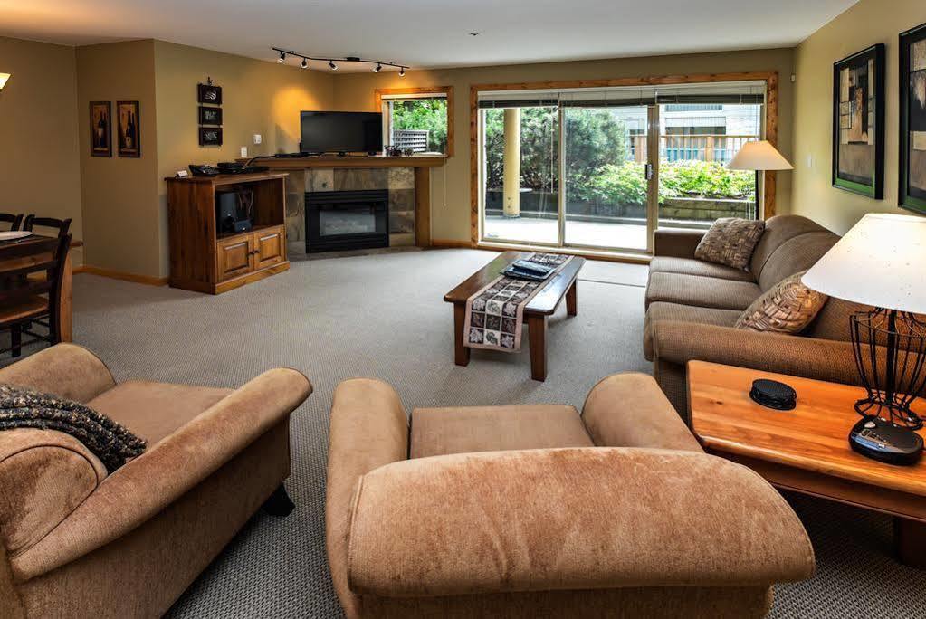 Westwind Properties At Valhalla ウィスラー エクステリア 写真